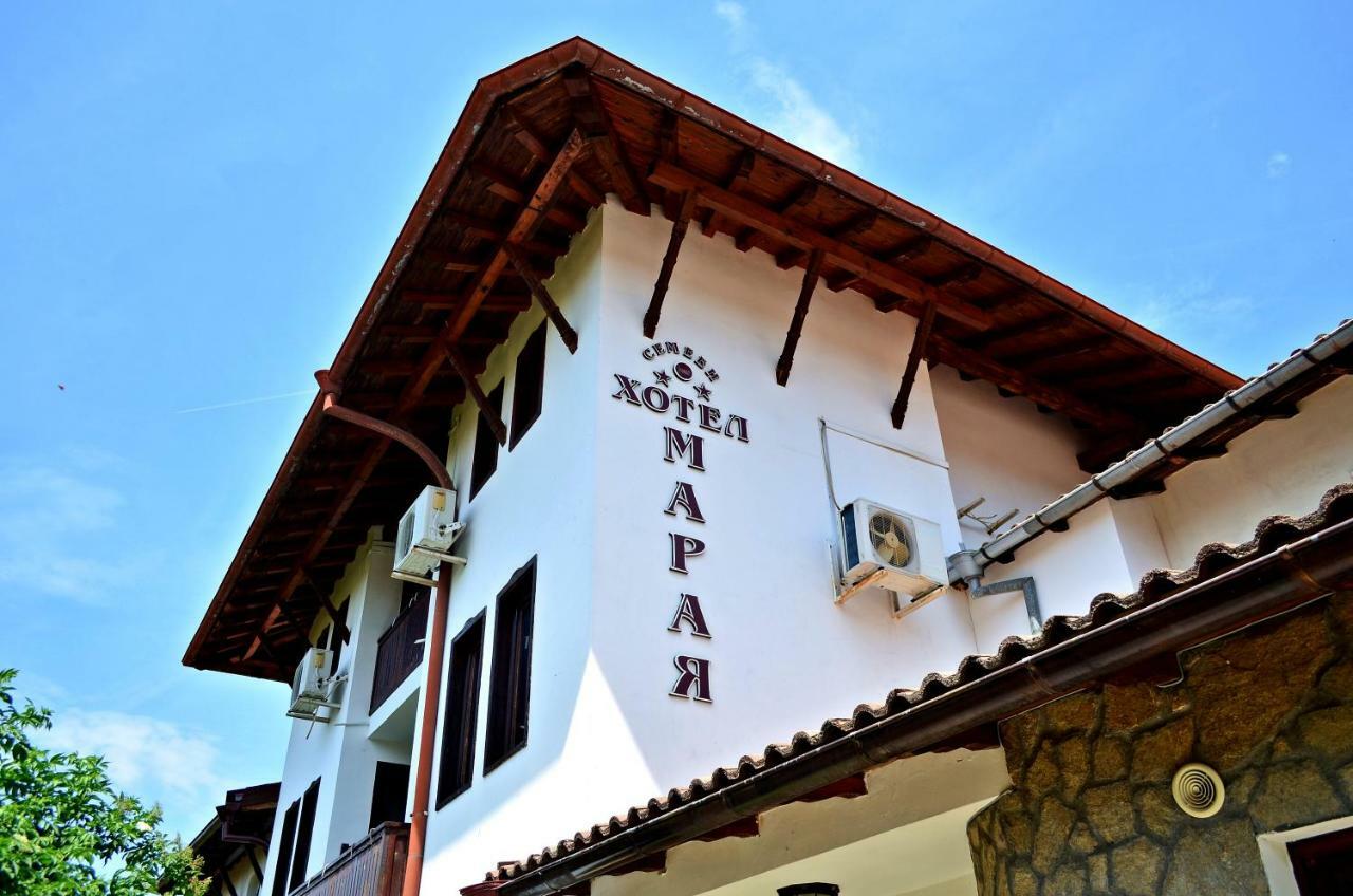 Family Hotel Maraya 阿巴纳西 外观 照片