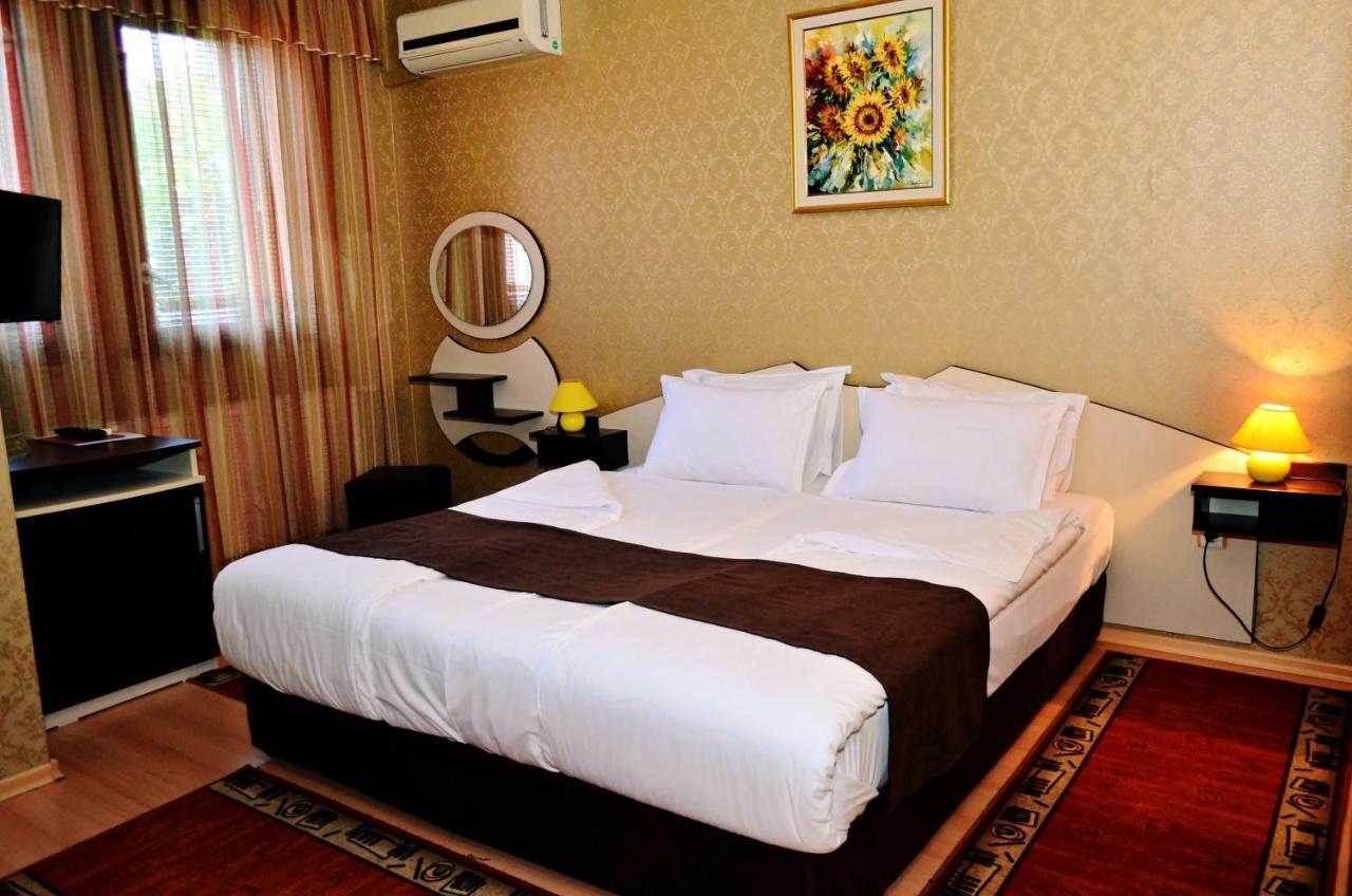 Family Hotel Maraya 阿巴纳西 外观 照片