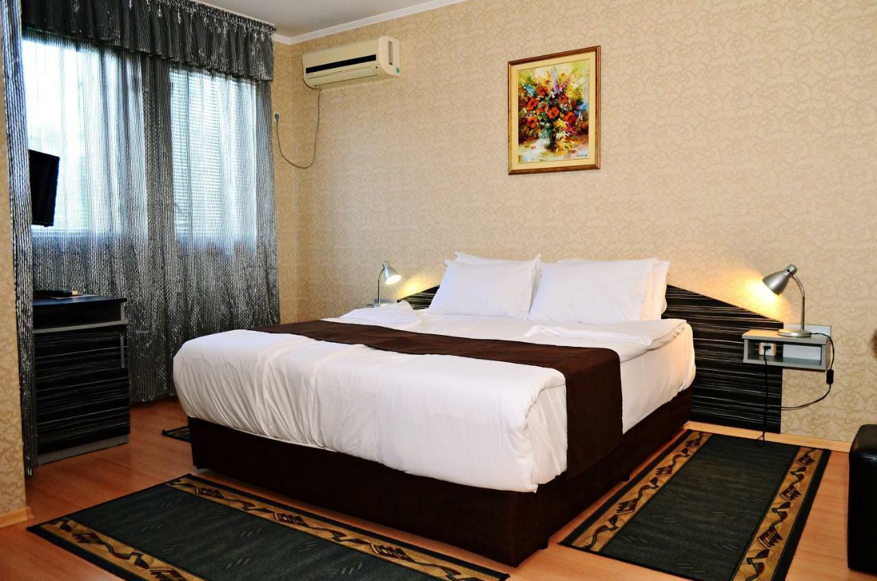 Family Hotel Maraya 阿巴纳西 外观 照片